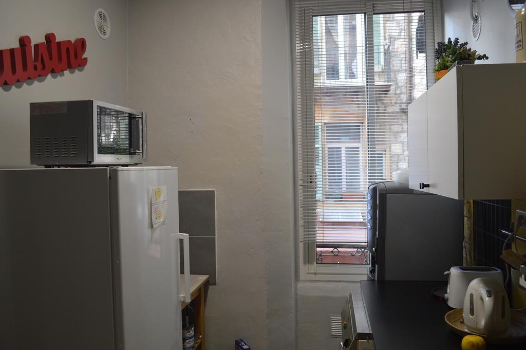 Backpackers Chez Patrick Hostel นีซ ภายนอก รูปภาพ